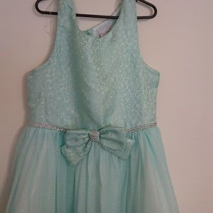 Beautiful little girl dress. Never been worn